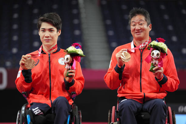 羽毛球拍简笔画彩色教程：轻松上手