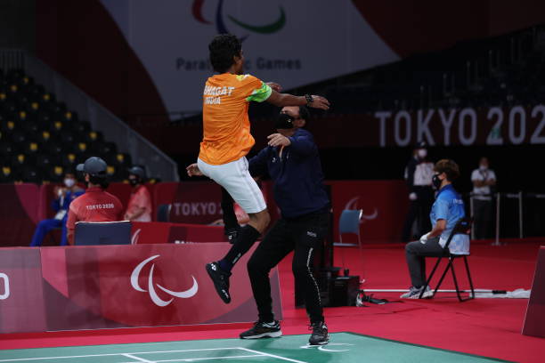 羽毛球比赛中的小小胜利