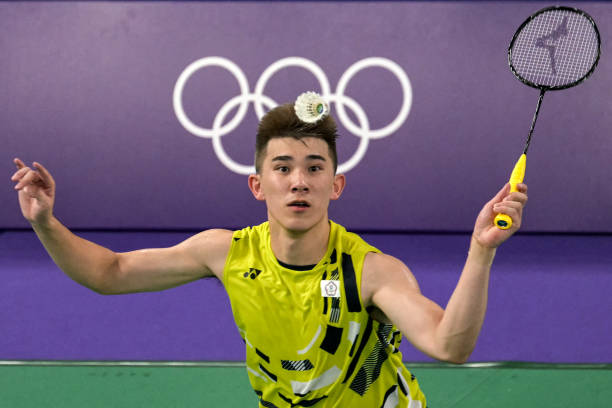 李宁VS尤尼克斯:哪家羽毛球拍更胜一筹?