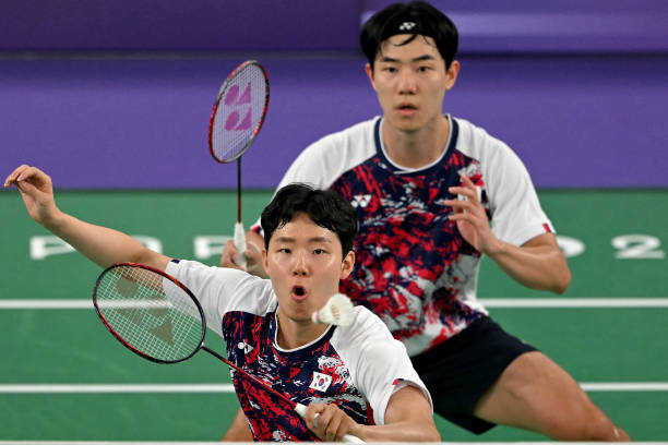 羽毛球场地尺寸图解：边线、发球区如何划分？