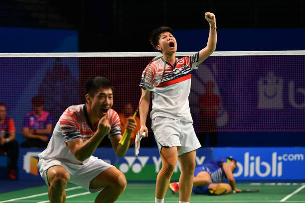 羽毛球发球规则全解析：合法发球与违例判罚