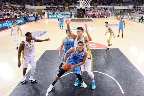 2025年NBA总决赛：冠军球队夺冠之路全程回顾