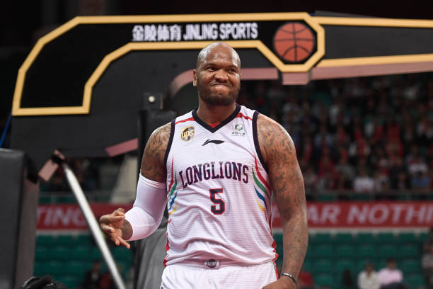 今晚CCTV5直播：NBA焦点战，湖人vs勇士精彩对决不容错过！