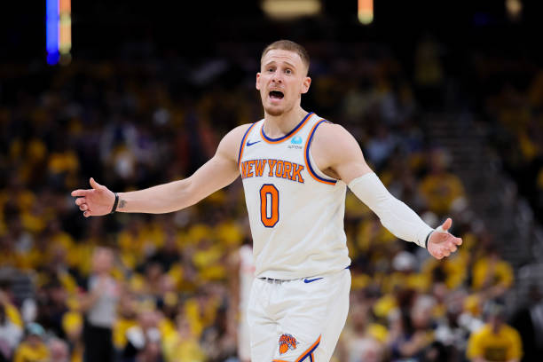 大前锋和中锋在篮球场上究竟有何不同？