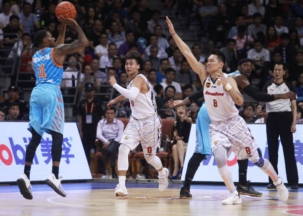 如何提升小前锋的防守能力？完整训练计划