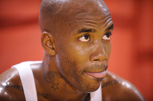 篮球防守必备:全面解析阻挡犯规规则与判罚标准