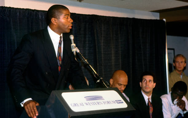 NBA最新排名数据：东西部前八强争夺激烈