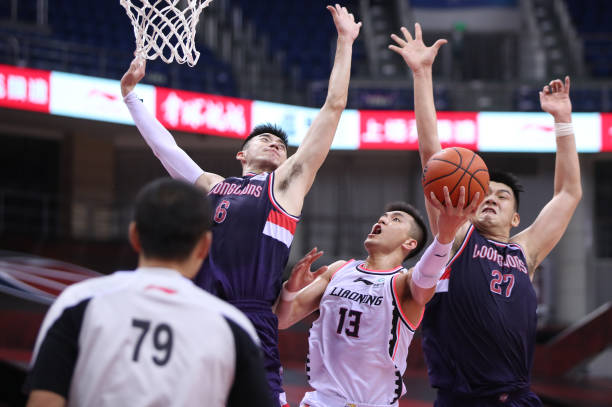 CBA季后赛激战正酣!广东宏远vs辽宁本钢即时战报