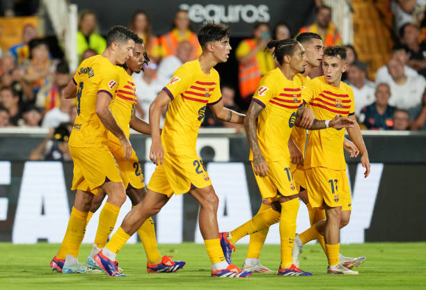 致敬球王:马拉多纳签名球衣全球巡展启动