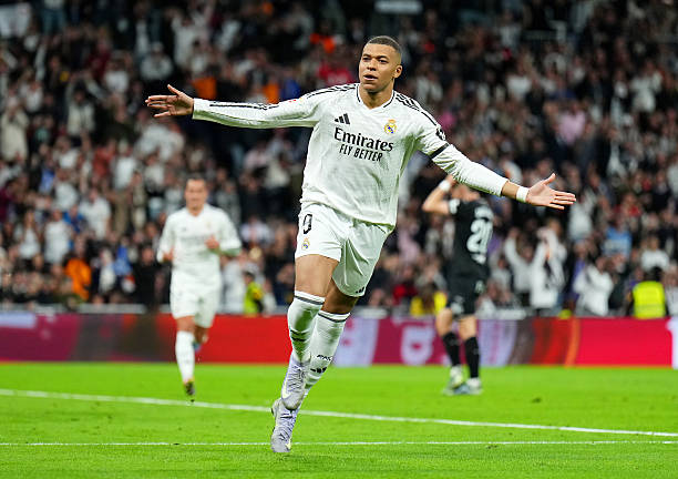 法国足球联赛金字塔：各级别球队数量与分布