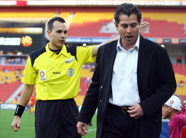 ∨s90足球比分190争议判罚回顾：VAR技术的影响