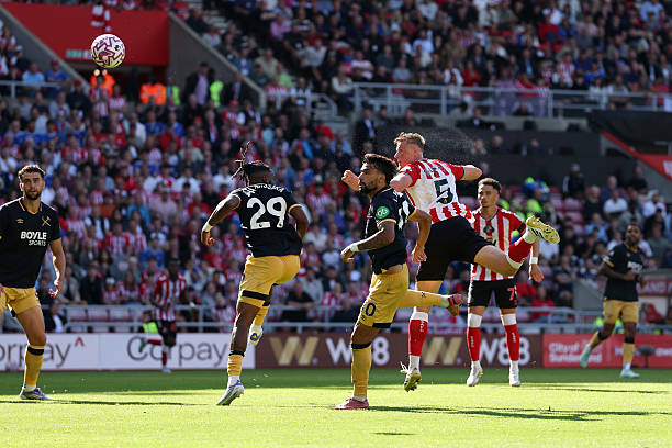 罗纳尔多vs梅西:两代球王的传奇对决