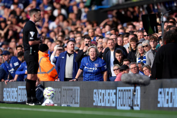 火爆足球：赛场上的王者之争