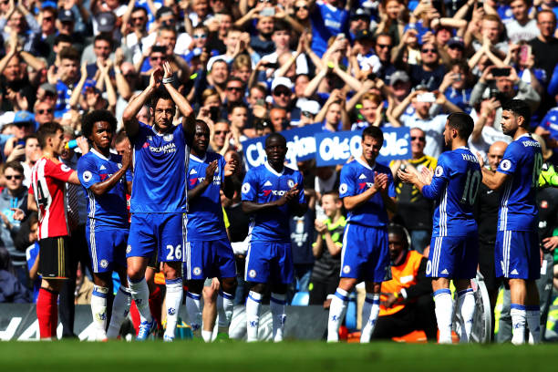 超级碗与世界杯：两大橄榄球盛宴的视觉符号与文化图腾