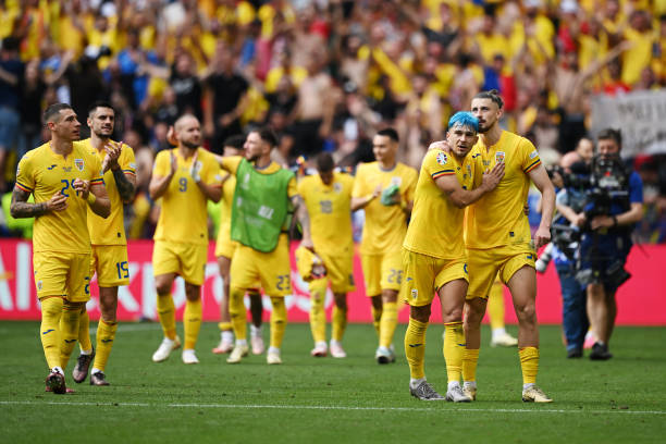 看图写话：足球踢到人了，该怎么写？