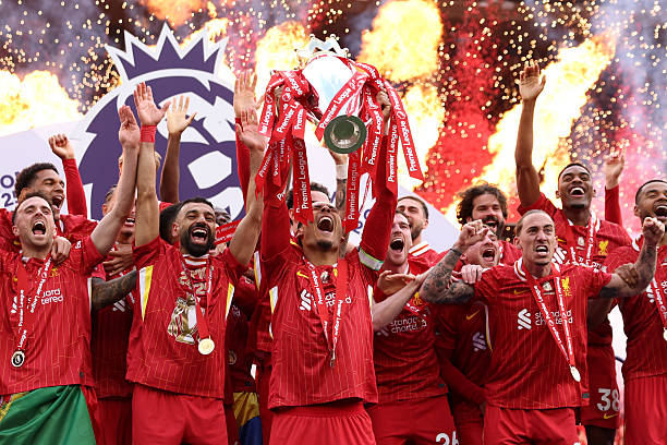 头球破门反成尴尬名场面？C罗这一球让人哭笑不得