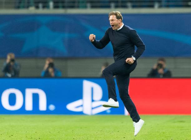 欧冠决赛回放：慢动作解析关键进球瞬间