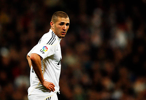 足球场设计参考：高清尺寸图+场地布局建议