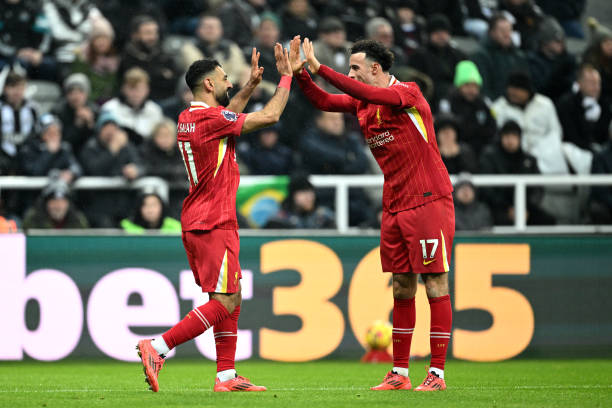 欧冠决赛最震撼逆转：永不放弃的足球精神