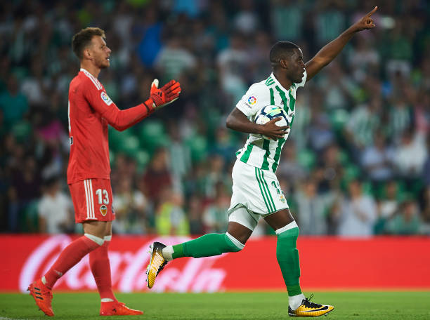 黄龙体育馆足球场预约指南：如何快速订场？