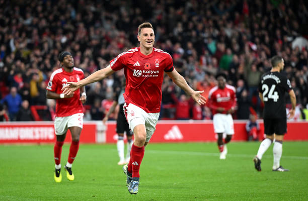 英超格局生变！哈兰德转会曼城引发联赛震动