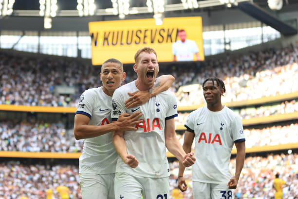 欧冠淘汰赛首轮赛程公布：强强对话时间表