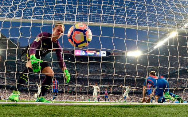 中超排名背后的数据：控球率、射门效率谁更强？