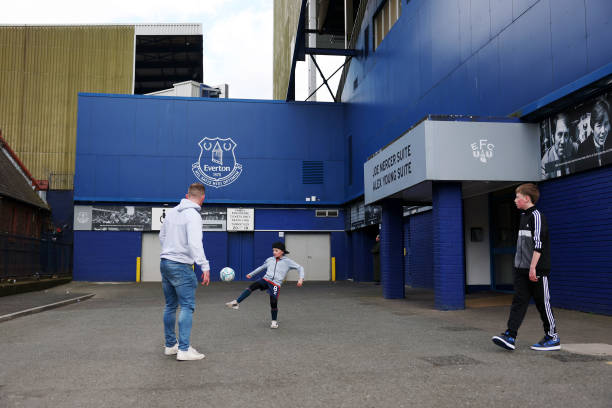 球星闪耀：格列兹曼送出关键助攻，依然是法国队前场最强大脑