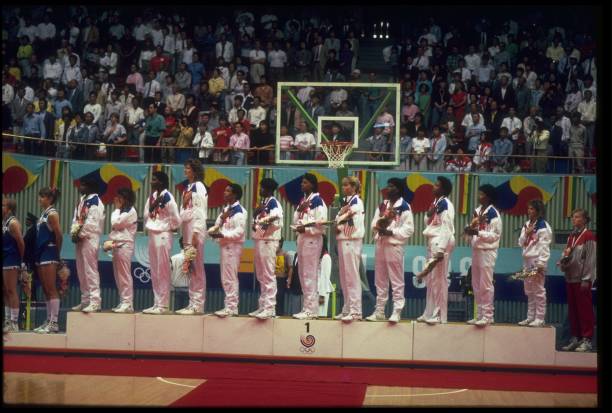 1/4决赛战况：混双组合展现默契配合