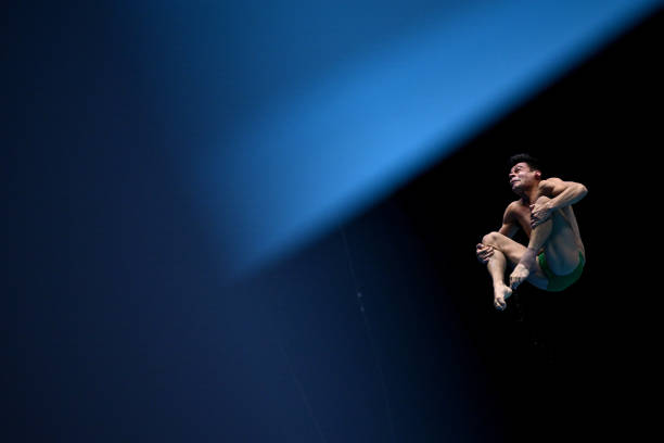 泳坛传奇迈克尔·菲尔普斯：他的成长、成就与挑战