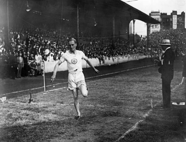 长跑赛道入门：多少米以上的跑道适合长跑训练？