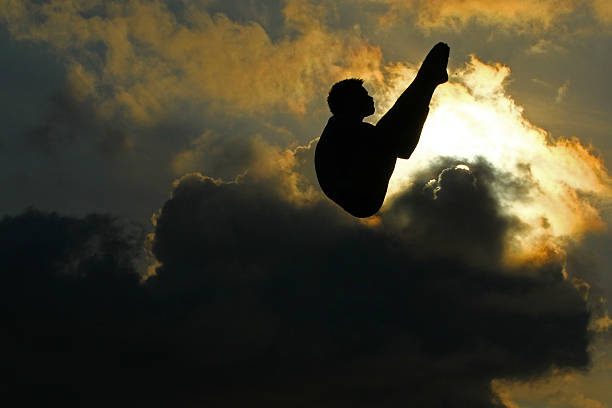 梁劲松与伏明霞：昔日跳水情侣的现状揭秘