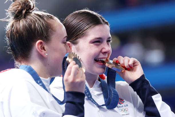 全红婵与陈芋汐双人跳水比赛回放