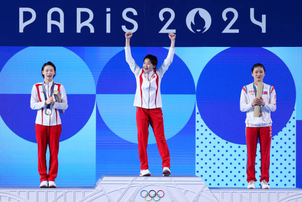 中国男子4x100米接力队刷新亚洲纪录，创历史最佳成绩