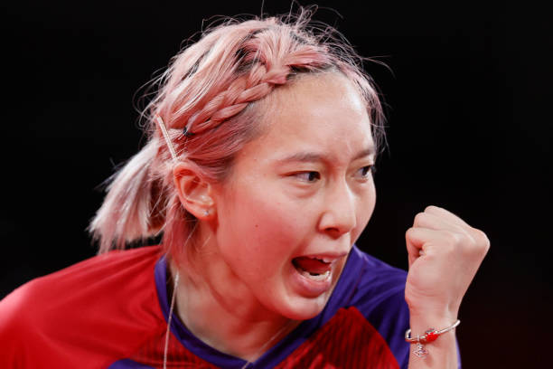 新手必看！乒乓球比赛标准发球教学视频