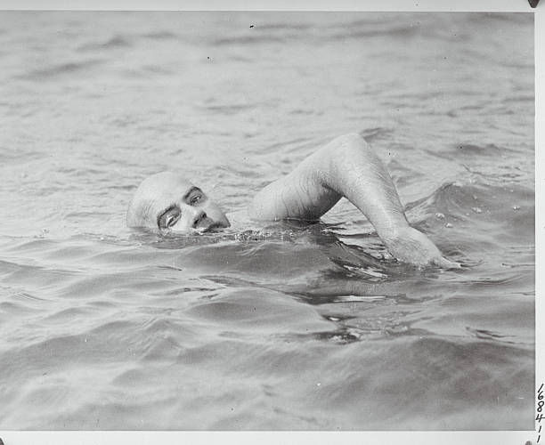 夏日清凉必备！这些游泳文案让你朋友圈瞬间降温