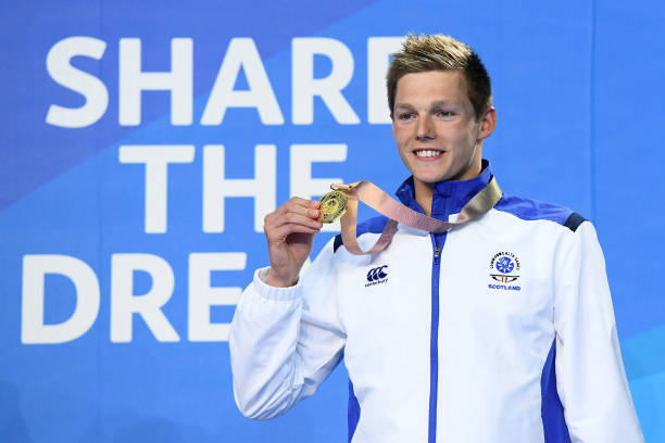 单脚跳排水法：简单动作背后的物理科学