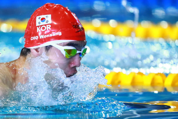 婴幼儿游泳的好处和坏处：如何安全引导宝宝下水