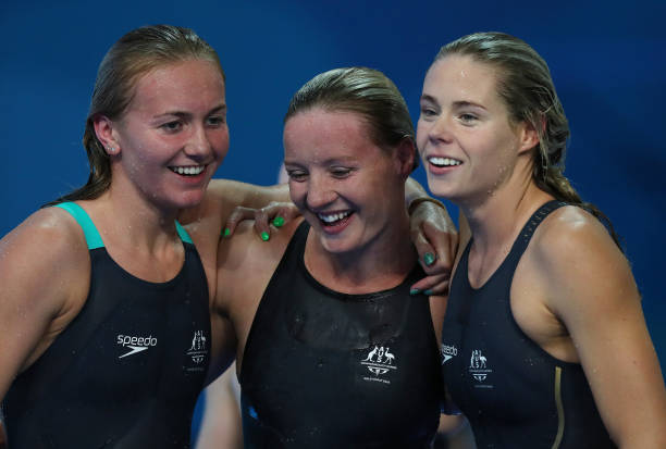 集体之美：中国花样游泳队展现团队协作的力量