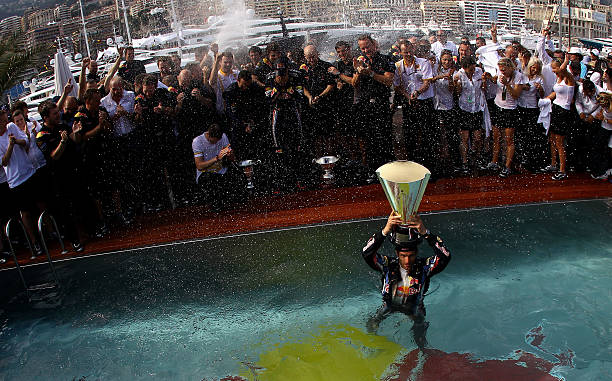 游泳梦境的秘密:男性必知的6大预兆解读