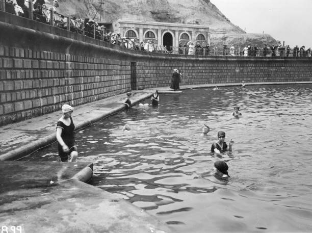 游泳比赛出发流程:口令与动作的完美配合