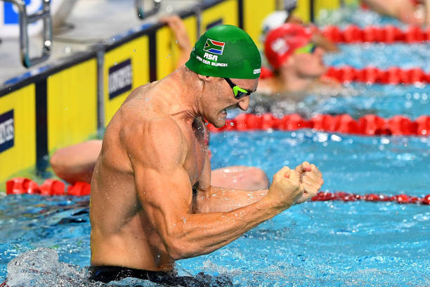 游泳健儿劈波斩浪,赛场风采一睹为快!