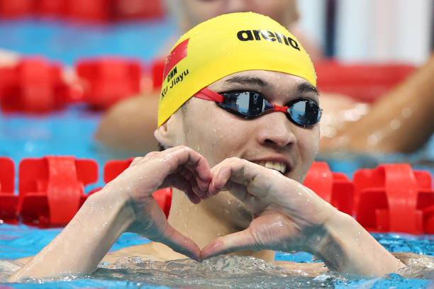 冠军的心理素质：如何在高压比赛中保持冷静与专注