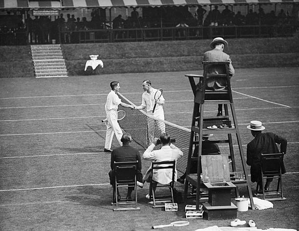 触网球双打配合技巧：默契是制胜关键