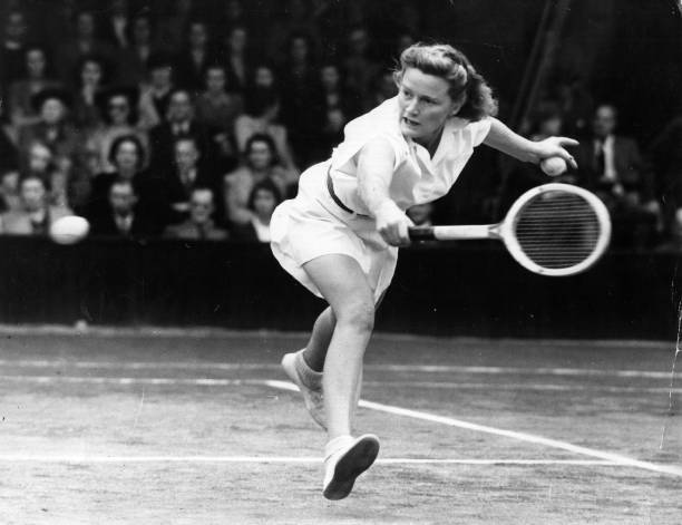 网球技术解析：顶尖选手的战术与技巧