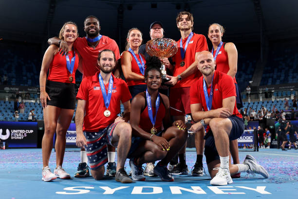 顶尖选手对决：高尔夫网球现场直播精彩瞬间