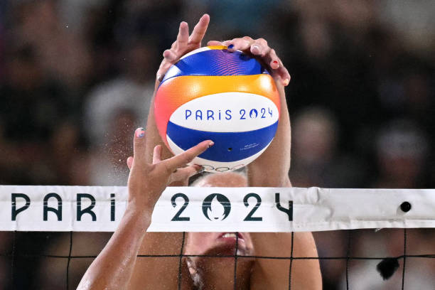 解读2025年中考排球标准高度的调整背景与意义