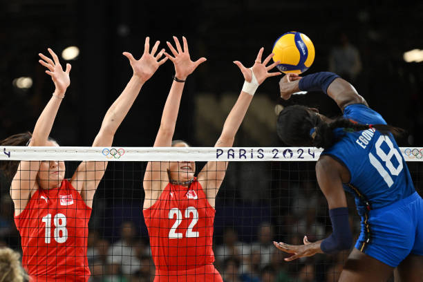 北京中考排球考试评分标准：满分技巧与常见扣分点