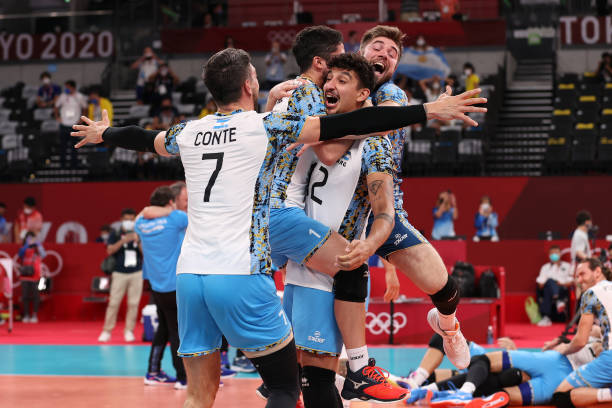 周晓兰全家福精选：从过去到现在的温馨瞬间