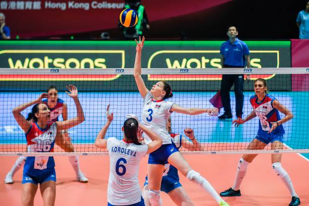 郎平国籍风波:从美国执教到中国女排主帅